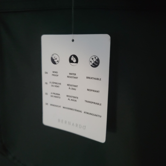 NWT Bernardo Lightweight Water Resistant Raincoat | M - Picture 6 of 8